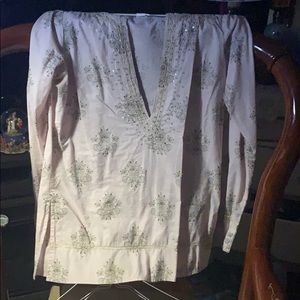 Beatiful long V-neck shirt